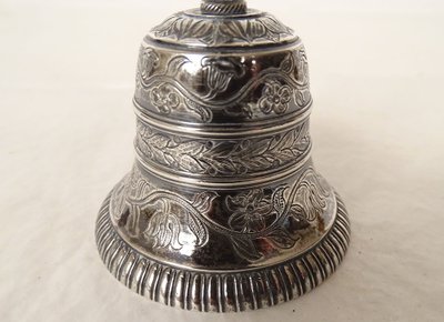 Cloche Clochette De Table Argent Massif Minerve Fleurs 114gr XIXème Siècle