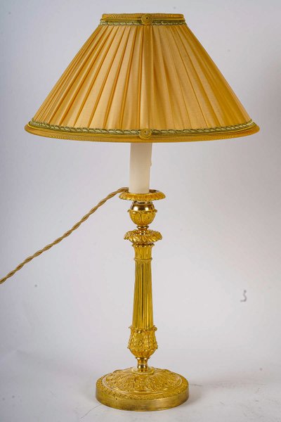 Paire de Flambeaux d’Époque Restauration en Bronze Ciselé et Doré Montés en Lampes vers 1820