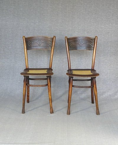 2 KOHN N°399 caned chairs, circa 1910, No Thonet