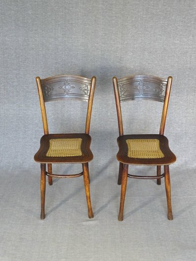 2 KOHN N°399 caned chairs, circa 1910, No Thonet