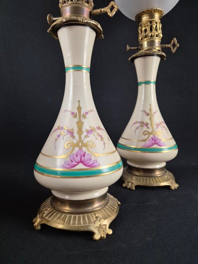 lampes a pétrole en porcelaine XIXe