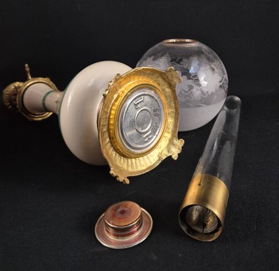 lampes a pétrole en porcelaine XIXe