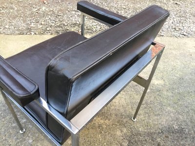 Maurice Rinck, Paire De Fauteuils De Bureau, Cuir Et Chrome Circa 1960