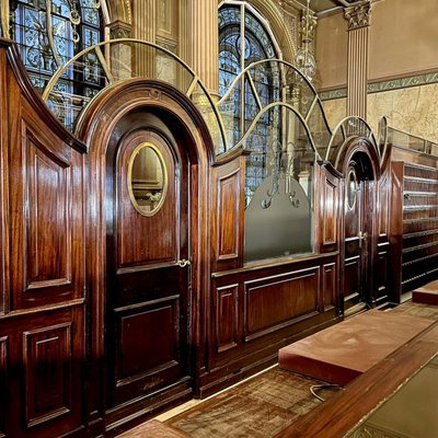 Large hotel reception counter (11.5m) with back counter (16.9m)