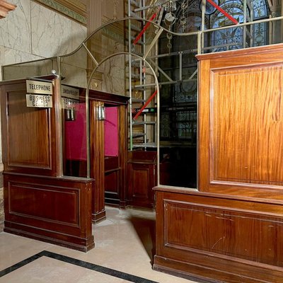 Large hotel reception counter (11.5m) with back counter (16.9m)