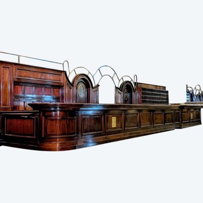 Large hotel reception counter (11.5m) with back counter (16.9m)