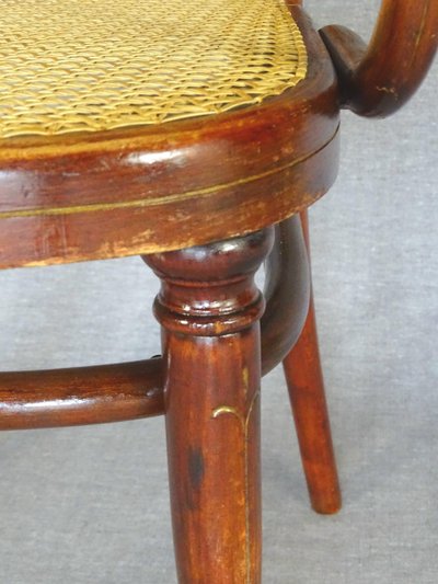 Poltrona Thonet N°221 , intarsio "bronzo" 1905, canalizzazione perfetta