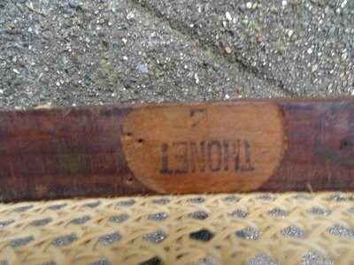Poltrona Thonet N°221 , intarsio "bronzo" 1905, canalizzazione perfetta