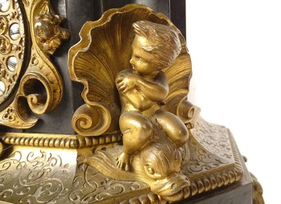 Orologio da tavolo in bronzo italiano a forma di pescatore Candelabro Napoleone III XIX secolo