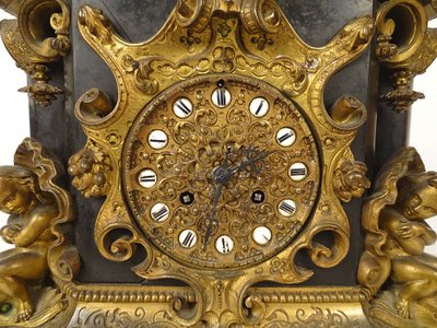 Orologio da tavolo in bronzo italiano a forma di pescatore Candelabro Napoleone III XIX secolo