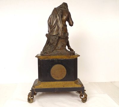 Orologio da tavolo in bronzo italiano a forma di pescatore Candelabro Napoleone III XIX secolo