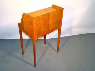 Tavolino in betulla con un cassetto Circa 1960