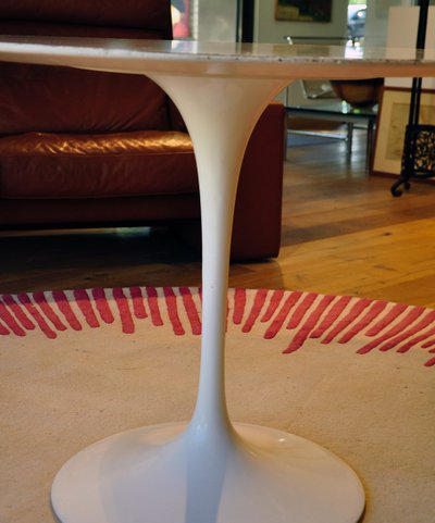 Knoll International table circa 1960 melamine wood top white lacquered cast-iron base