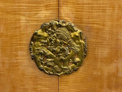 Jules Leleu, Credenza Art Déco in impiallacciatura di sicomoro e bronzo, firmata