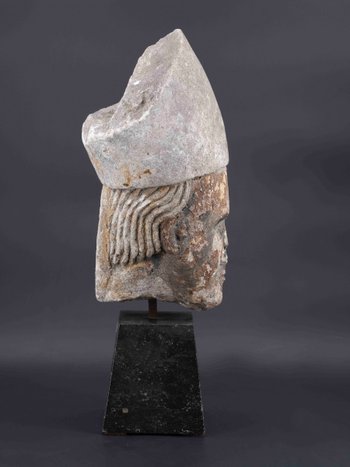 Portrait Sculpté D’un évêque, XVe Siècle