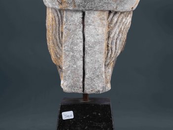 Portrait Sculpté D’un évêque, XVe Siècle
