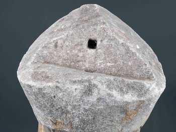 Portrait Sculpté D’un évêque, XVe Siècle