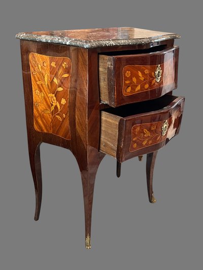 COMMODE DEL XVIII SECOLO DI STILE LOUIS XV IN MARQUETRY DI FIORI CON TOPI IN MARMO