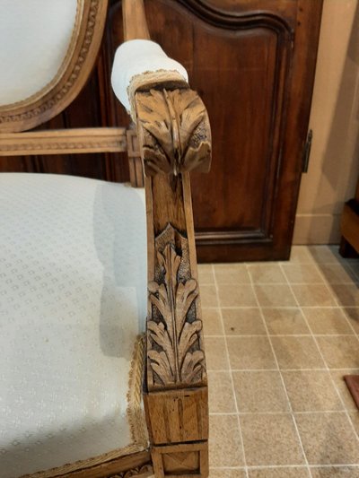 Coppia di poltrone in stile Luigi XVI in noce - 1900 circa