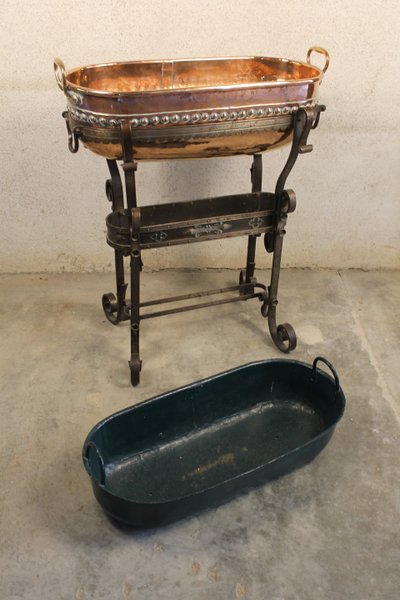 Large planter in copper and wrought iron in the Haute Epoque early 20th century style