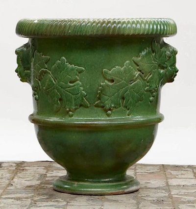 Very Large Medici Basin in Glazed Terracotta with Face and Vine Leaves Decor