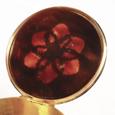 Scatola rotonda con gemelli in argento vermeil e tartaruga in stile russo - 63g