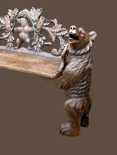 BANC AUX OURS FORET NOIRE EN BOIS SCULPTÉ A DÉCOR D OURSON ÉPOQUE FIN XIX e