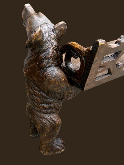 BANC AUX OURS FORET NOIRE EN BOIS SCULPTÉ A DÉCOR D OURSON ÉPOQUE FIN XIX e