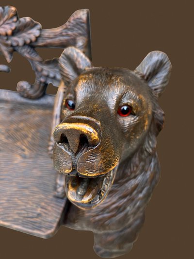 BANC AUX OURS FORET NOIRE EN BOIS SCULPTÉ A DÉCOR D OURSON ÉPOQUE FIN XIX e