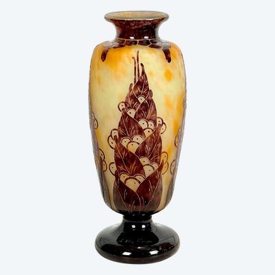 LE VERRE FRANÇAIS 1924 / 1927 BALUSTER VASE ON STEM IN MULTI-LAYERED GLASS
