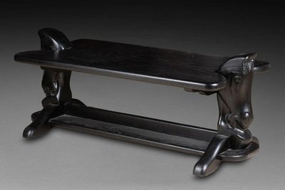 Table De Salon A Decor De Têtes De Chevaux , Chêne Noirci, Circa 1970