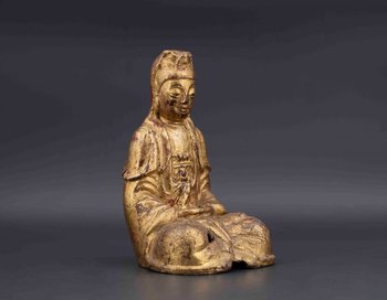 Guanyin in bronzo laccato in oro, XVIII secolo