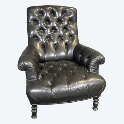 Comfortable Chesterfield club chair in tufted faux leather, very good condition, supple leather