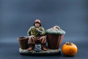 Tabatière En Terre Cuite, XXe Siècle