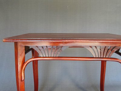 Table d'appoint THONET N°222 à palmettes, vers 1910 480,00 EUR