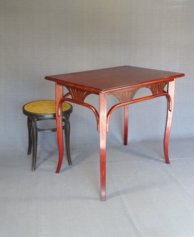 Table d'appoint THONET N°222 à palmettes, vers 1910 480,00 EUR