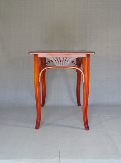 Table d'appoint THONET N°222 à palmettes, vers 1910 480,00 EUR