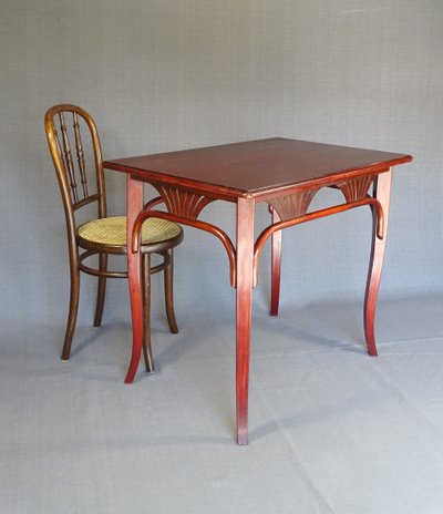 Table d'appoint THONET N°222 à palmettes, vers 1910 480,00 EUR