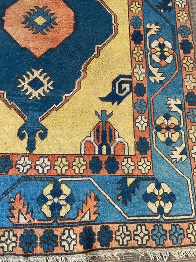 Large Kazak Caucasian rug with traditional geometric pattern Kazakhstan