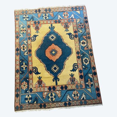 Large Kazak Caucasian rug with traditional geometric pattern Kazakhstan