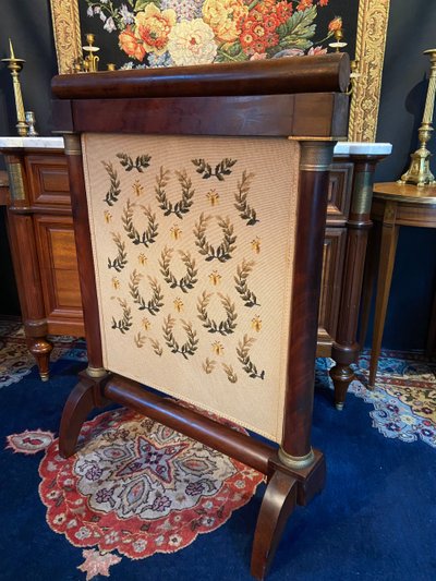 Fire screen mahogany ornaments bronze tapestry Empire crown