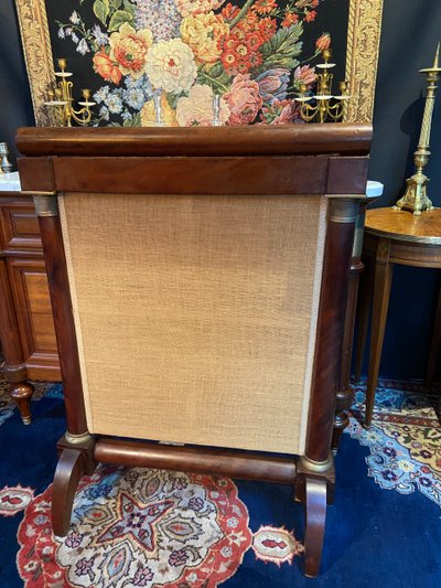 Fire screen mahogany ornaments bronze tapestry Empire crown