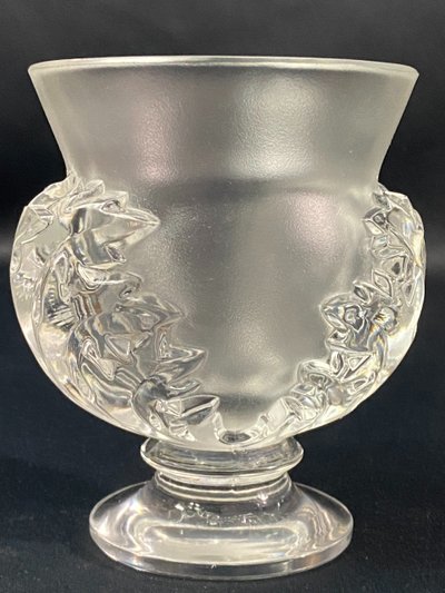 Vase on pedestal with foliage decoration signed LALIQUE Saint-Cloud possible pair