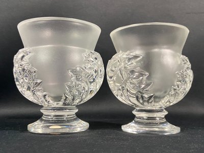 Vase on pedestal with foliage decoration signed LALIQUE Saint-Cloud possible pair