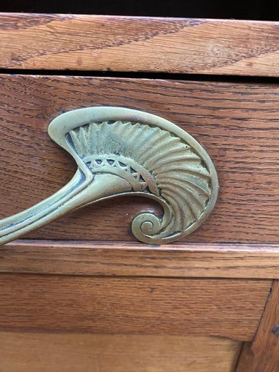 Léon Jallot (1874–1967) Sideboard aus Eiche im Jugendstil
