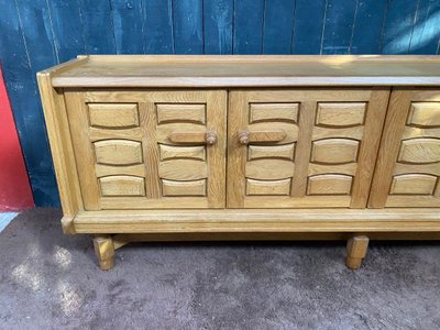 Guillerme Et Chambron, imponente credenza in rovere (260 cm), collezione "Votre Maison", 1970 circa