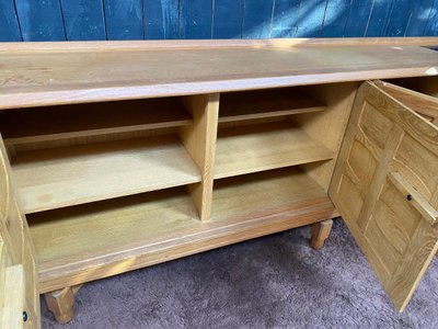 Guillerme Et Chambron, imponente credenza in rovere (260 cm), collezione "Votre Maison", 1970 circa