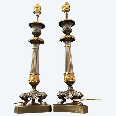 Large pair of candlesticks, chased bronze, double patina, Restoration period