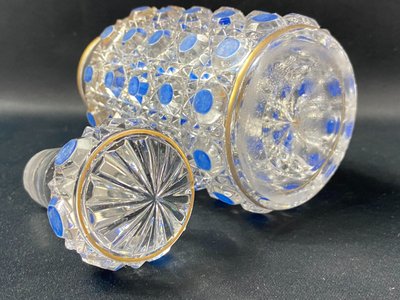 Bottiglia di profumo, fine XIX/inizio XX secolo, modello in cristallo BACCARAT, diamanti e pietre