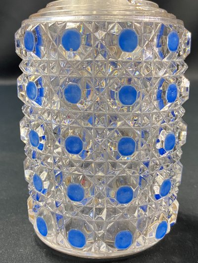 Bottiglia di profumo, fine XIX/inizio XX secolo, modello in cristallo BACCARAT, diamanti e pietre